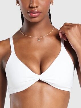 Gymshark White TWIST FRONT BRALETTE
Light Support Small